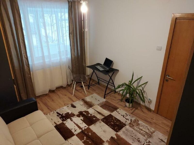 Drumul Taberei, Piata Moghioros,